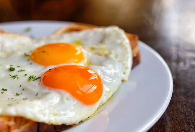 Recunoașteți pericolele ouălor insuficient fierte pentru sănătate