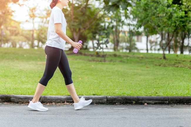 6 voordelen van een ontspannende wandeling voor de gezondheid van het lichaam