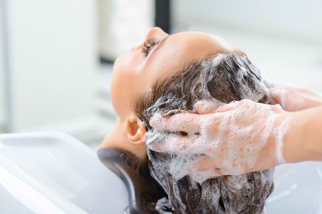 Wybór odpowiedniego szamponu w zależności od rodzaju włosów