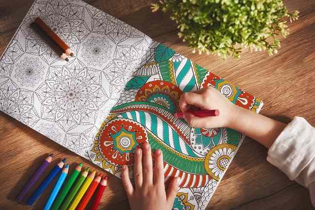 Fördelarna med målarböcker för vuxna som hanterar stress
