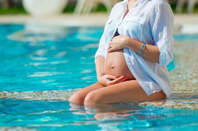 Beneficii și sfaturi pentru înotul în siguranță în timpul sarcinii