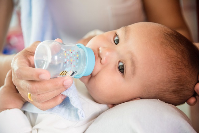 Wanneer kunnen baby's water drinken?