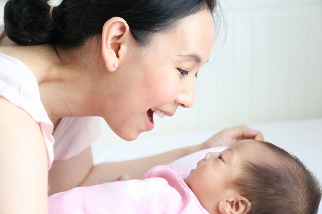 4 eenvoudige stappen om de intelligentie van baby's te stimuleren