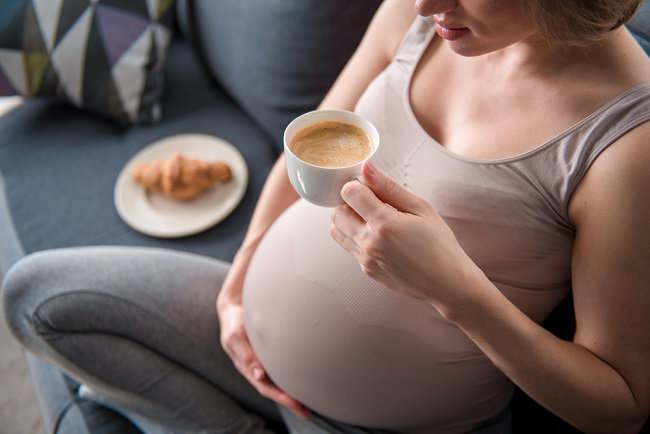 En rad koffeinhaltiga drycker som bör undvikas under graviditeten