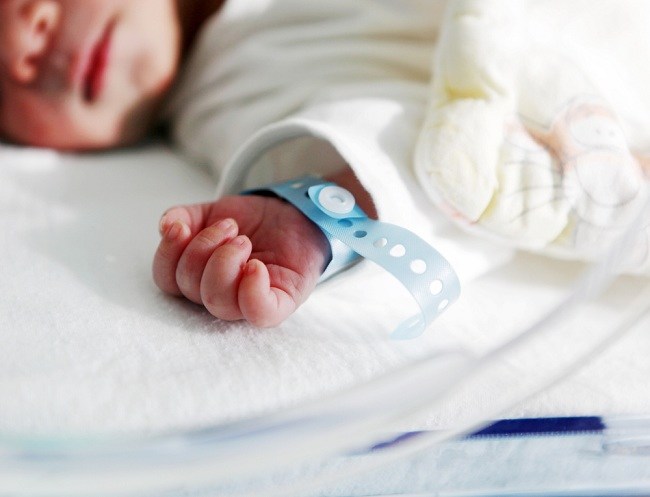 He aquí por qué se necesitan incubadoras para bebés prematuros