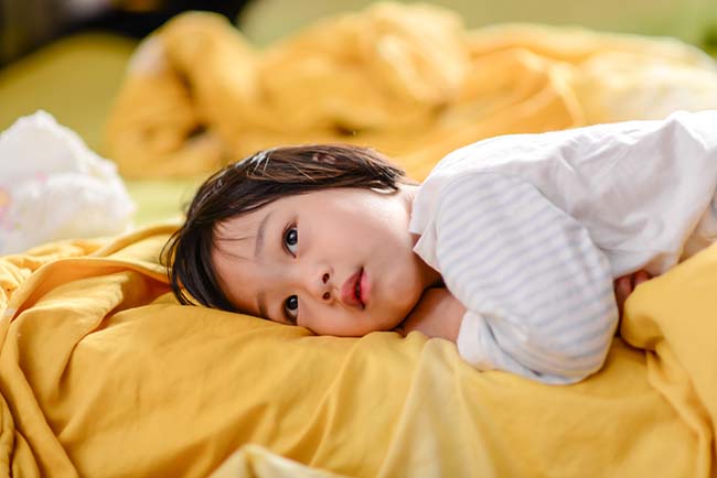 3 kreativa sätt att övervinna barns sängvätning
