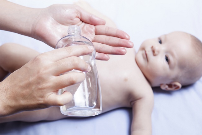 Veilige keuzes en regels voor het gebruik van essentiële oliën voor baby's