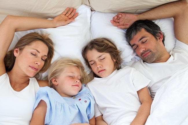 아이들이 혼자 잠을 잘 수 있도록 훈련하는 방법을 알아두세요.