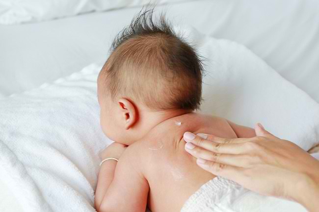 민감한 아기 피부의 특징과 관리법