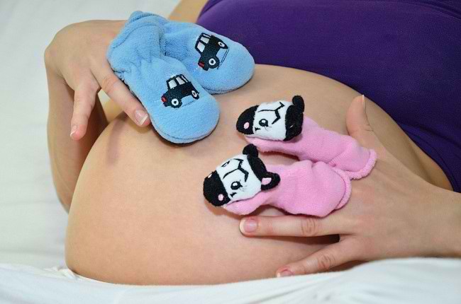 쌍둥이를 임신했을 때 건강을 유지하는 방법을 확인하십시오