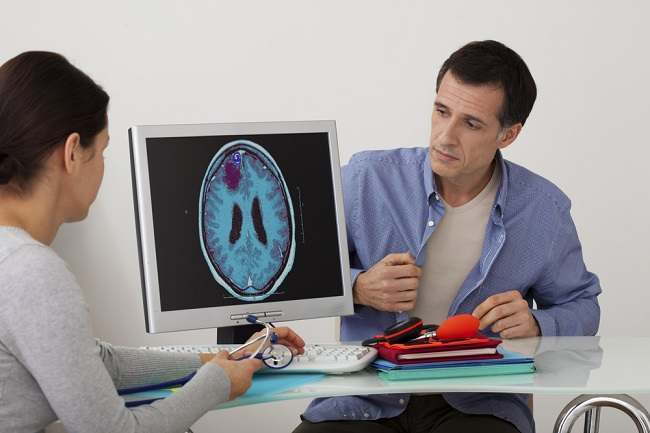 뇌 부종: 원인과 징후 알아보기