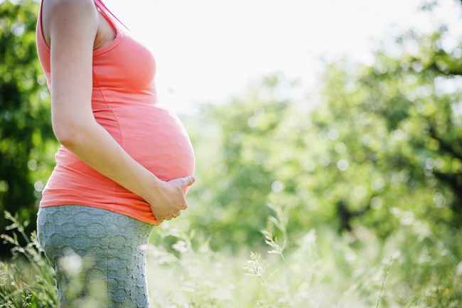 Tips för säkert solbad för gravida kvinnor